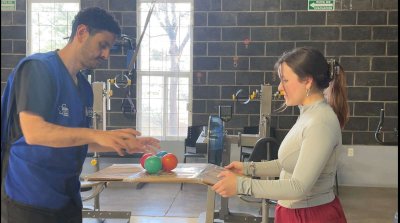 Brindan servicios de apoyo para personas con Parkinson
