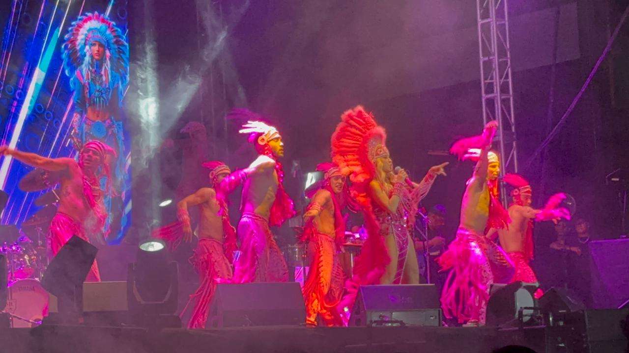 Celebra Yuri 49 años de trayectoria en su tour Icónica