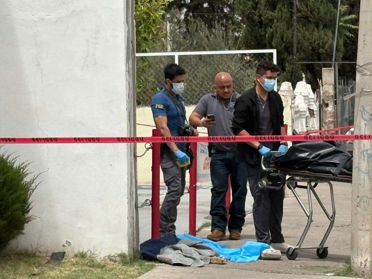 Hallan un muerto en cruce de la Niños Héroes y Colón