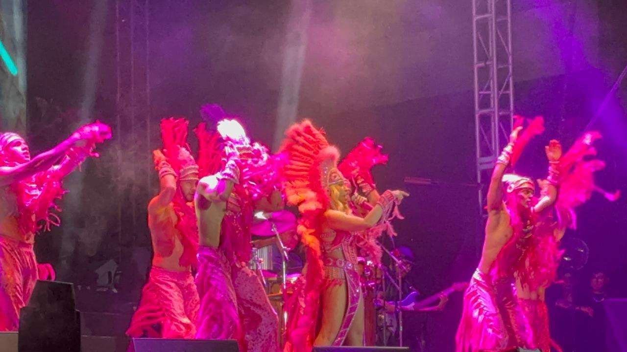 Celebra Yuri 49 años de trayectoria en su tour Icónica