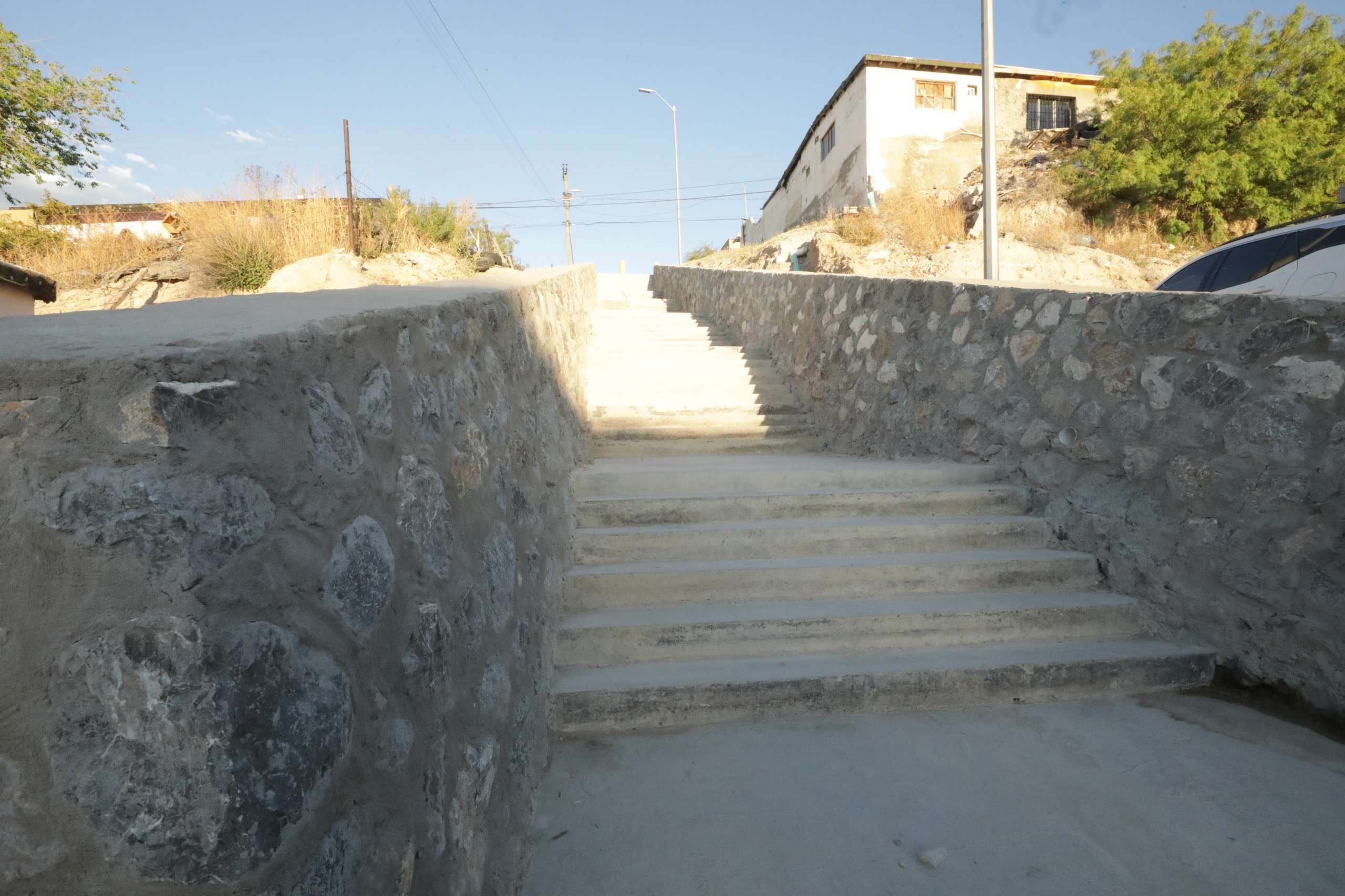 Entrega Municipio obras de pavimentación en calle Almoloya