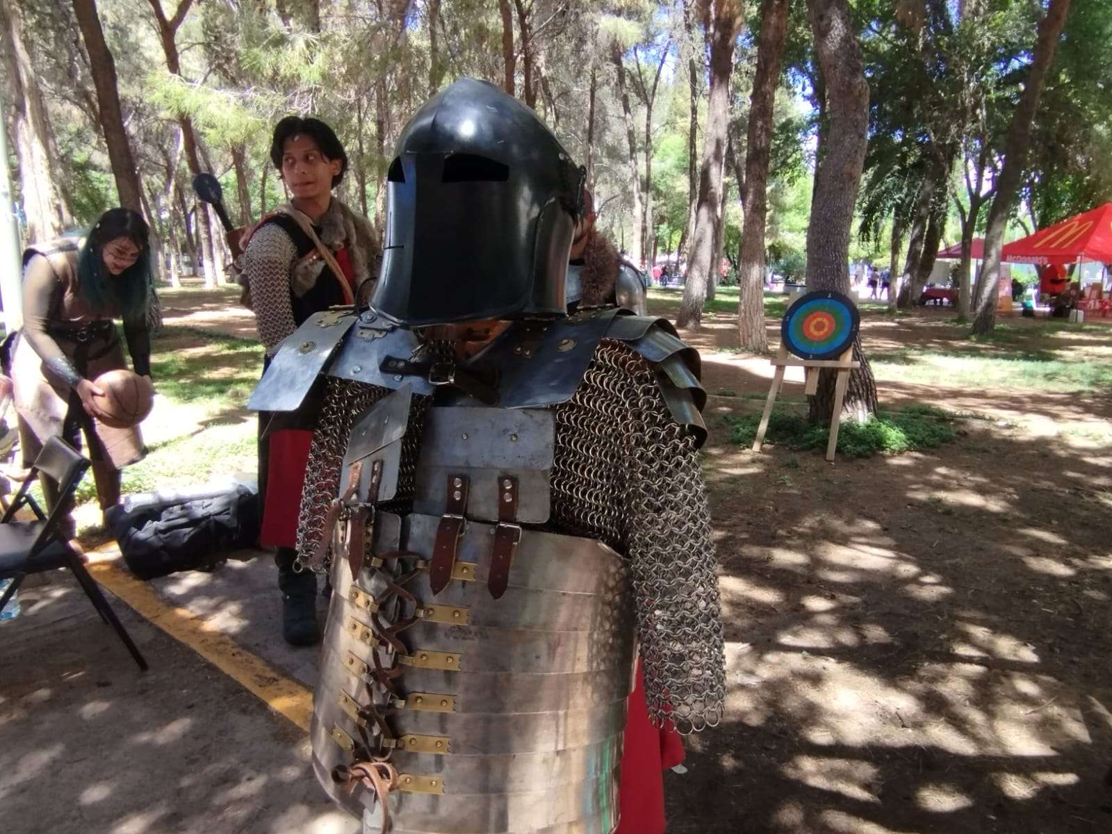 Celebra Fans Fest evento medieval con combates escénicos