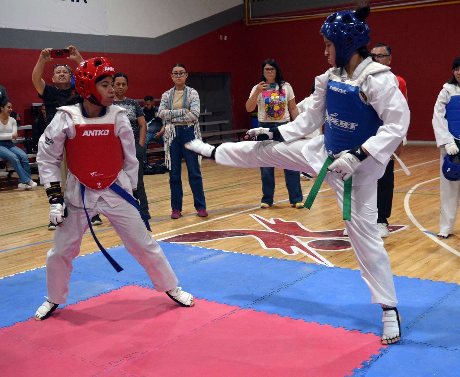 Realizan con éxito el Tope de Tae Kwon Do Centros Comunitarios