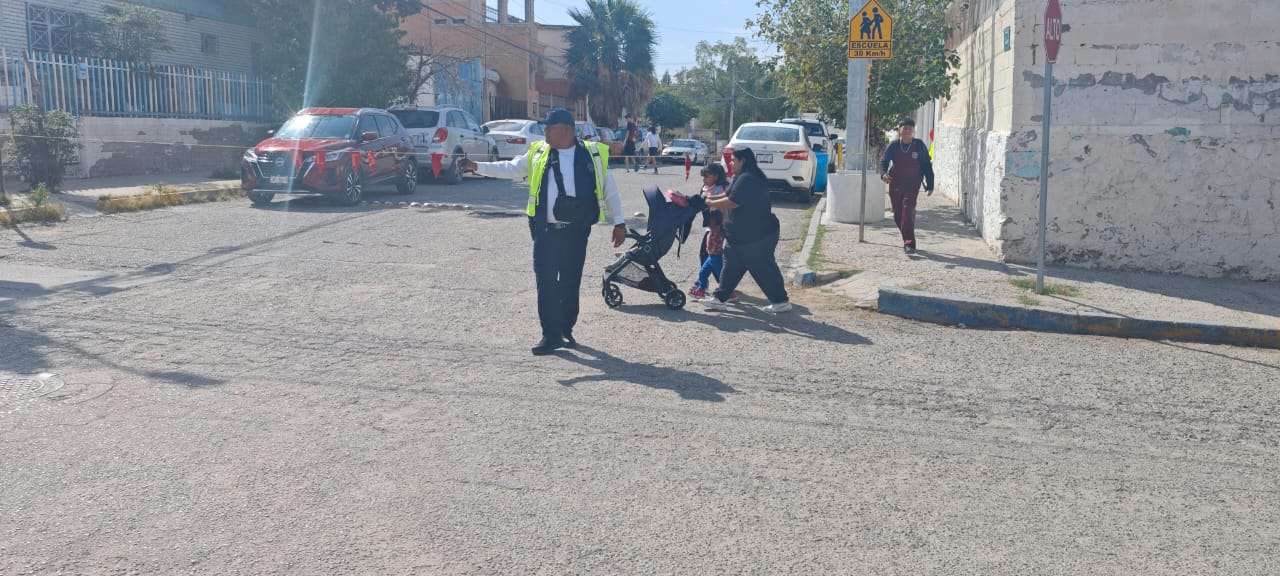 Implementan operativo vial por regreso a clases en Juárez
