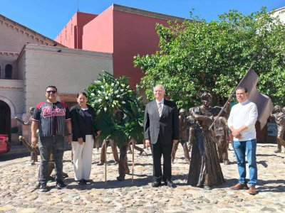 Conmemoran la Gesta Heroica de Elisa Griensen con guardia de honor