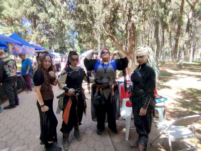 Celebra Fans Fest evento medieval con combates escénicos