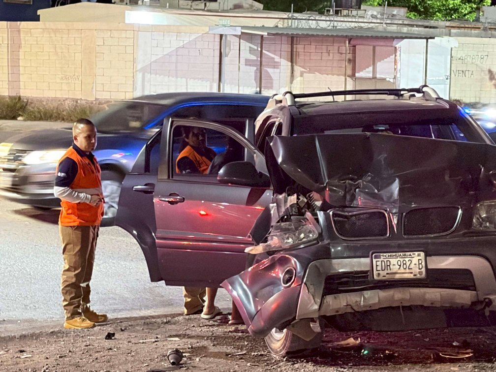 Provoca fuerte choque conductor ebrio en Praderas del Sur 