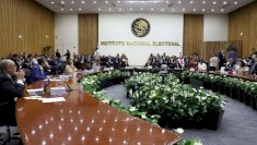 Avanzan 100 aspirantes a consejeros del INE; pasan a fase de entrevistas