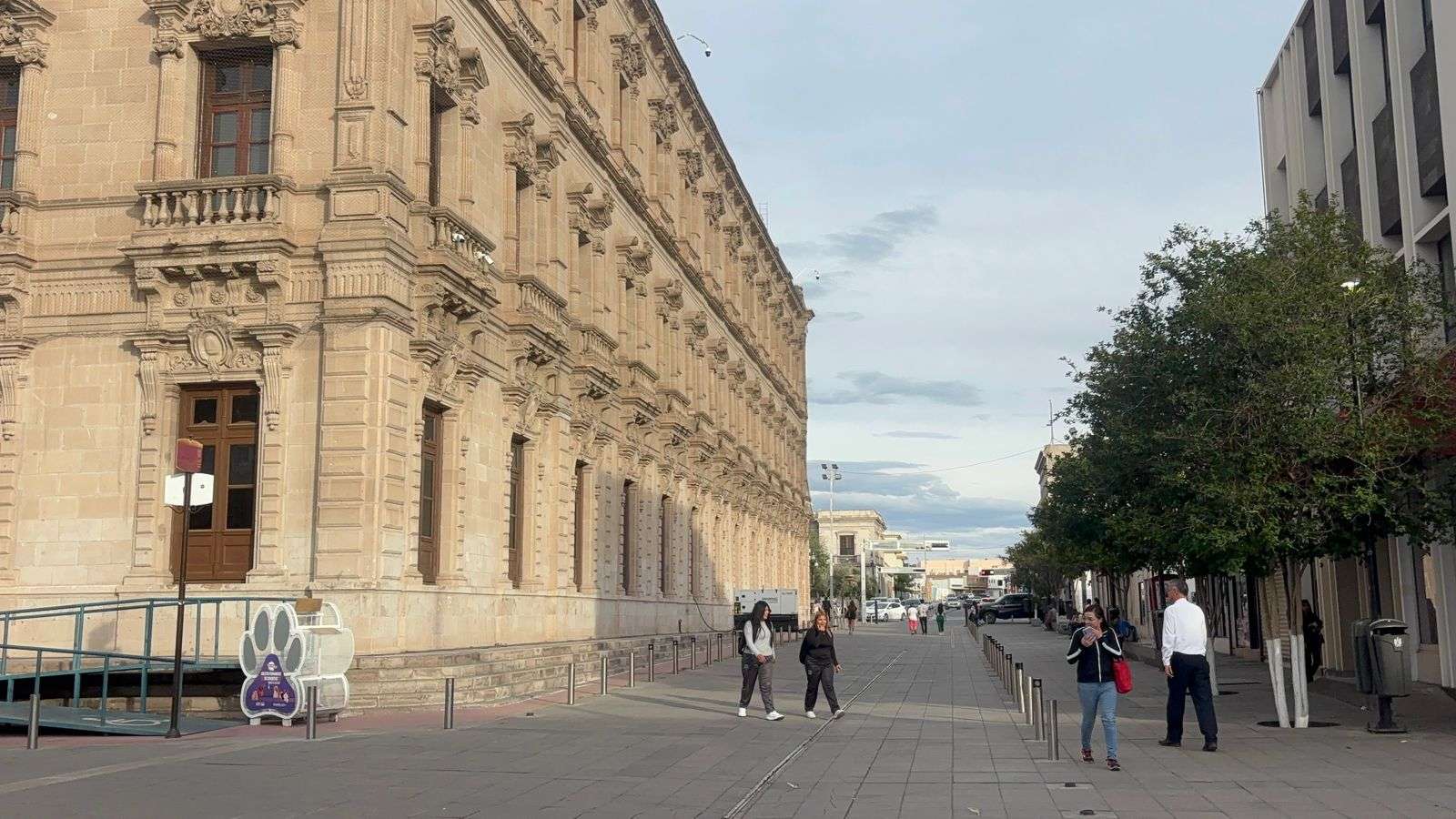 Registra termómetro 24°C y vientos fuertes en la ciudad 