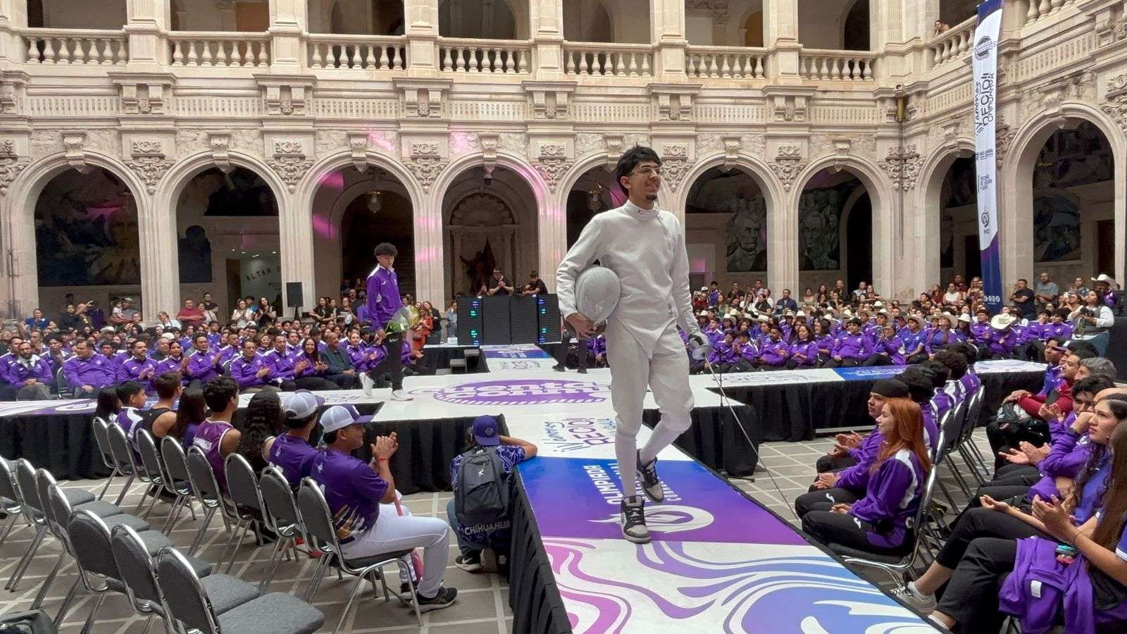 Abanderan a más de mil jóvenes deportistas para la Olimpiada Nacional 
