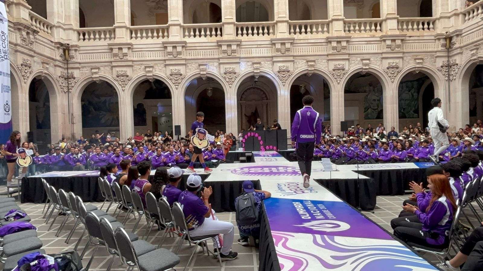 Abanderan a más de mil jóvenes deportistas para la Olimpiada Nacional 
