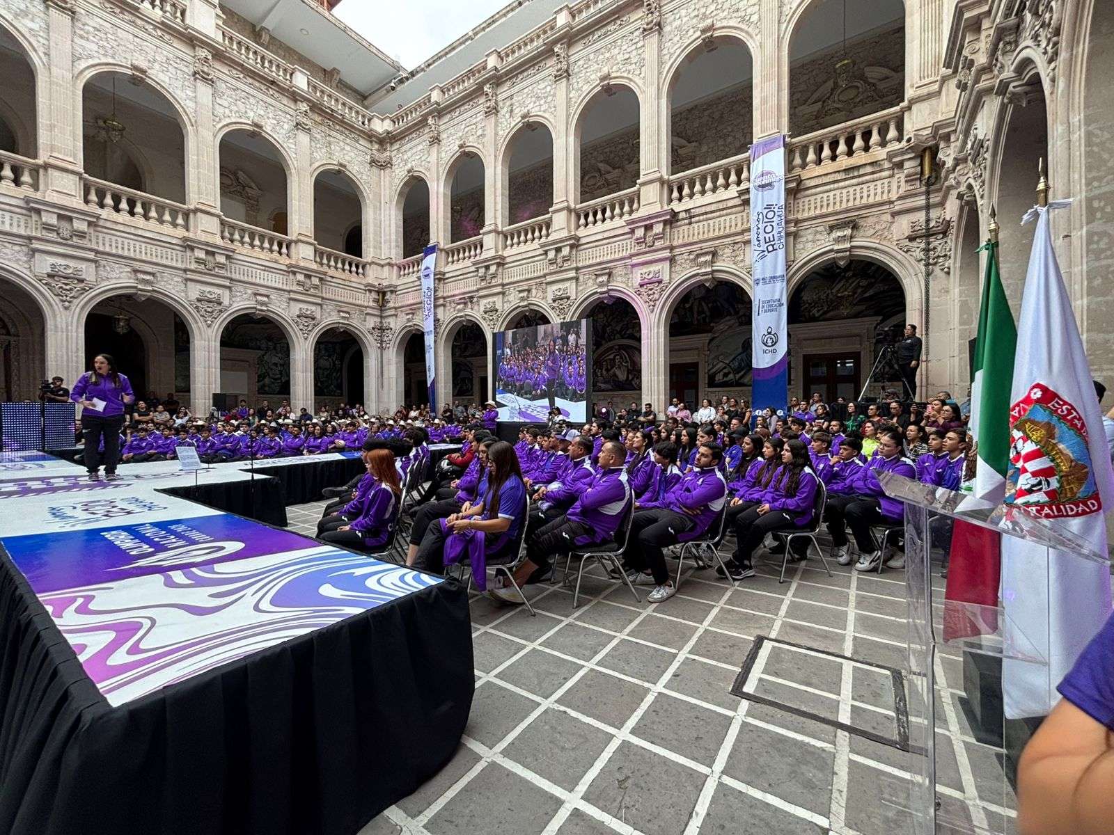 Abanderan a más de mil jóvenes deportistas para la Olimpiada Nacional 