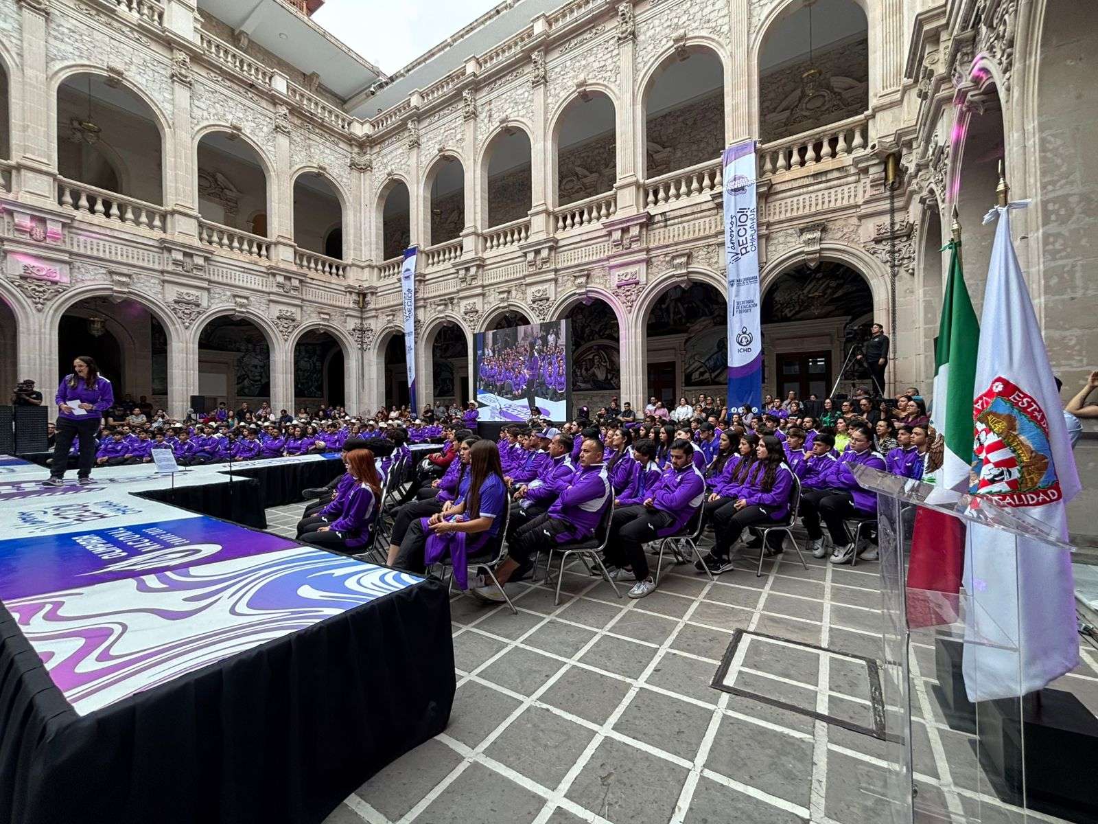 Abanderan a más de mil jóvenes deportistas para la Olimpiada Nacional 