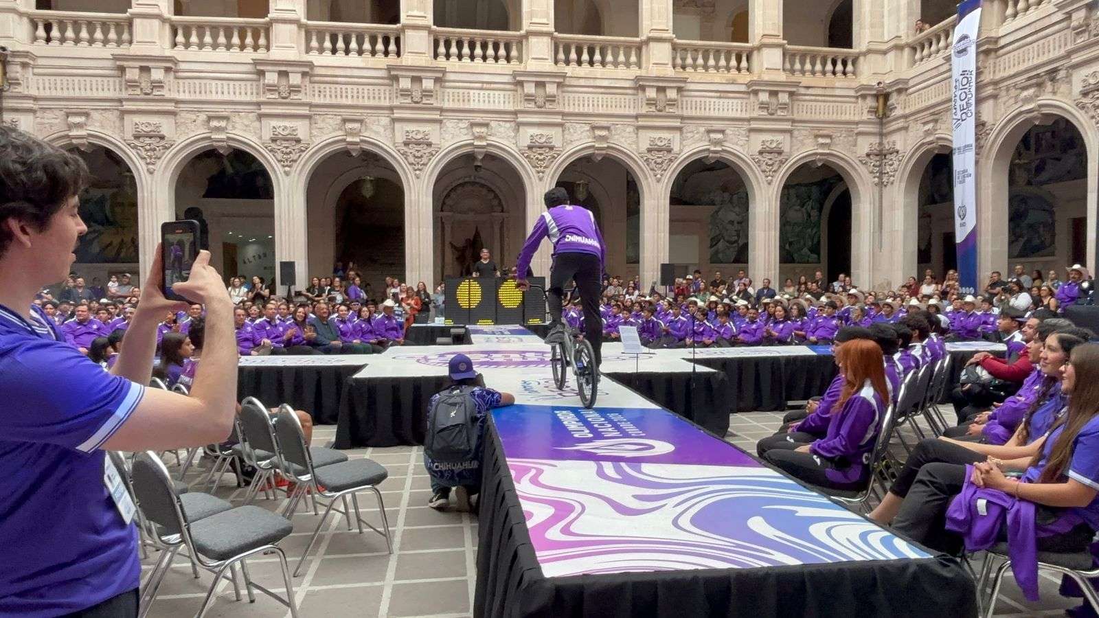 Abanderan a más de mil jóvenes deportistas para la Olimpiada Nacional 