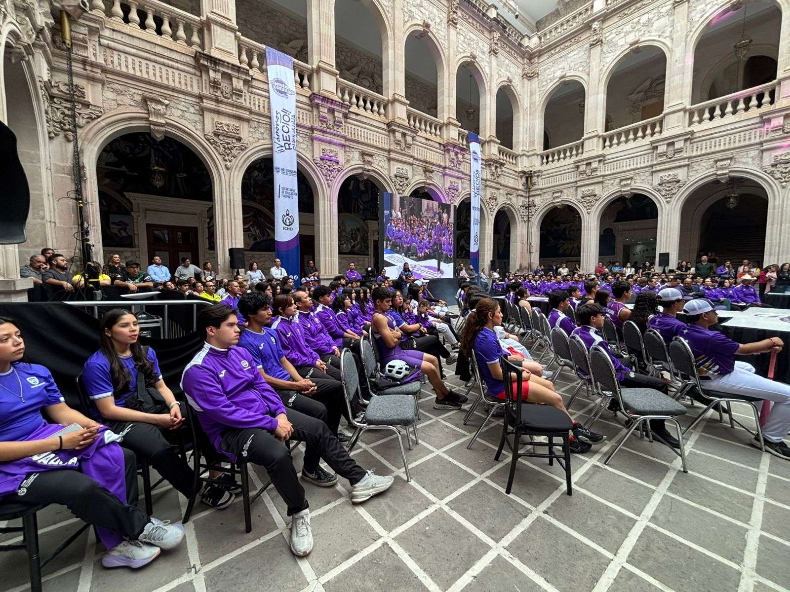 Abanderan a más de mil jóvenes deportistas para la Olimpiada Nacional 