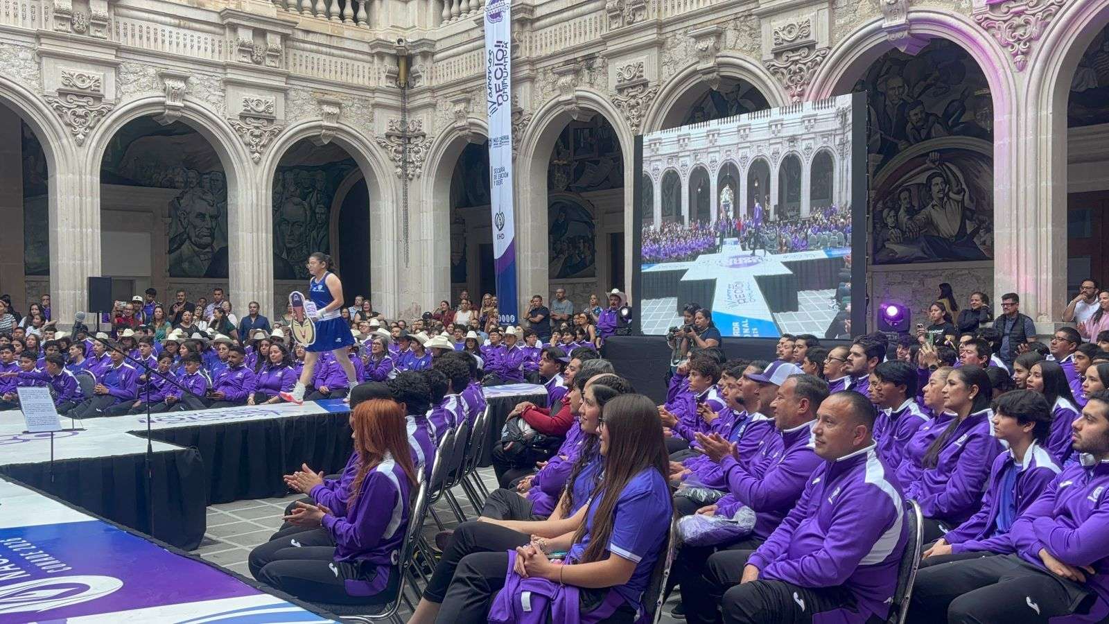 Abanderan a más de mil jóvenes deportistas para la Olimpiada Nacional 