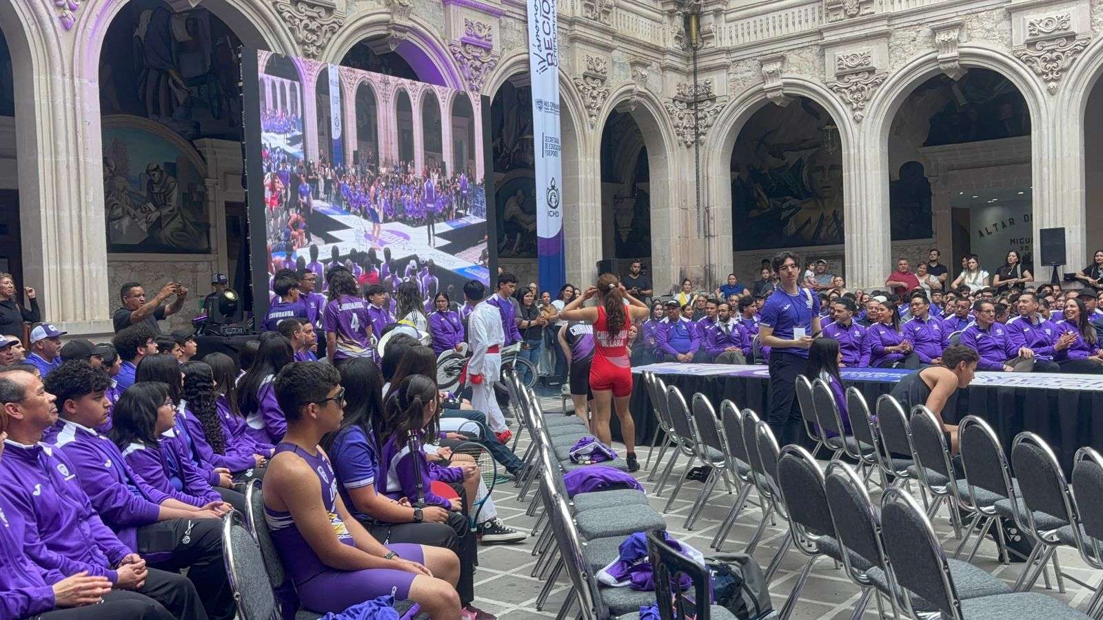 Abanderan a más de mil jóvenes deportistas para la Olimpiada Nacional 