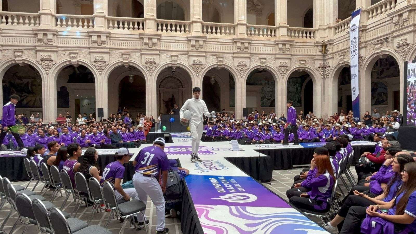 Abanderan a más de mil jóvenes deportistas para la Olimpiada Nacional 