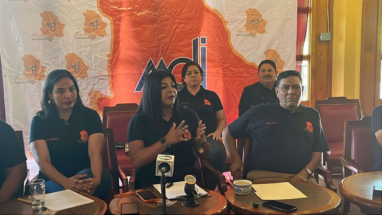 Denuncian maestros conflicto sindical y exigen democratización 