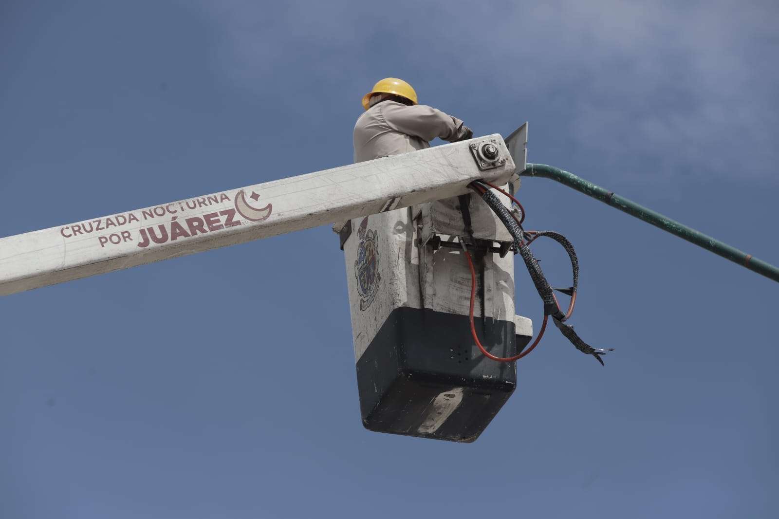 Instalan 21 luminarias en Quintas del Solar para mejorar seguridad