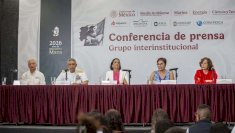 Cesan a tres funcionarios de Pemex por derrame en Golfo de México