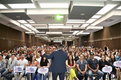 Se reúnen becarios en Encuentro de Generaciones Alfredo Chávex 