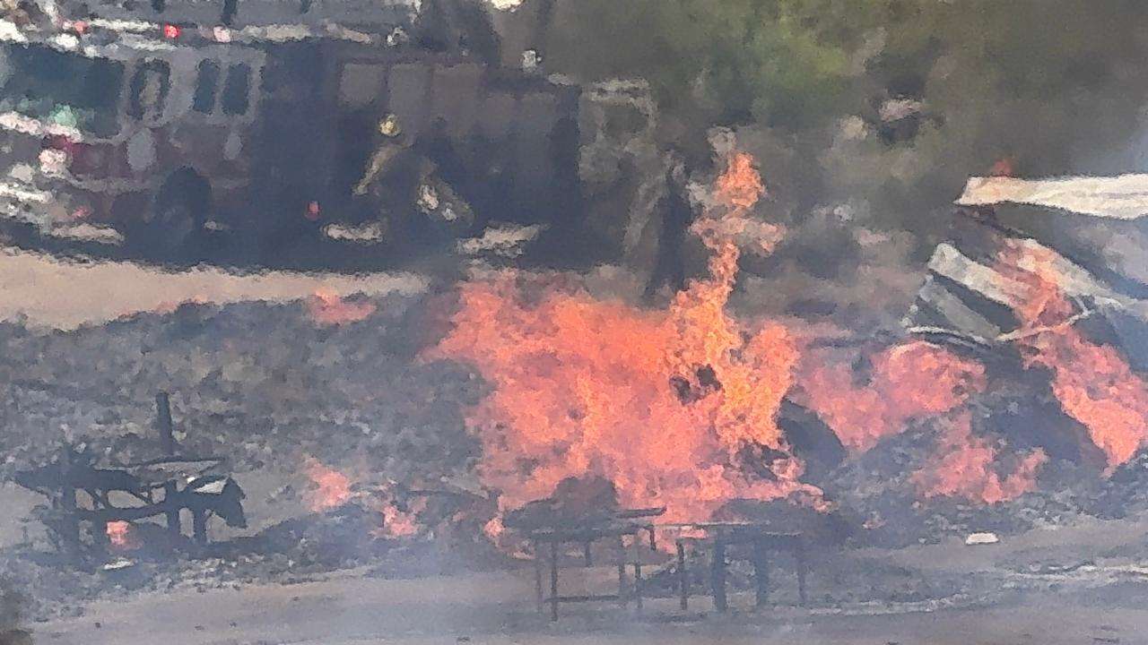 Consume incendio varias viviendas en San Isidro