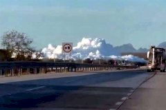Deja volcadura de pipa con amoniaco 25 intoxicados en Sonora