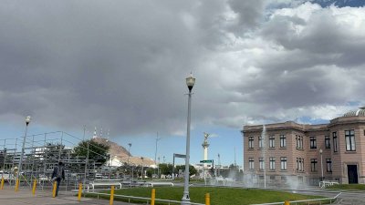 Cae ligera lluvia en la zona centro de la ciudad 