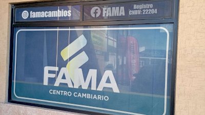 Baja el dólar a $17.50 en casa de cambio Fama