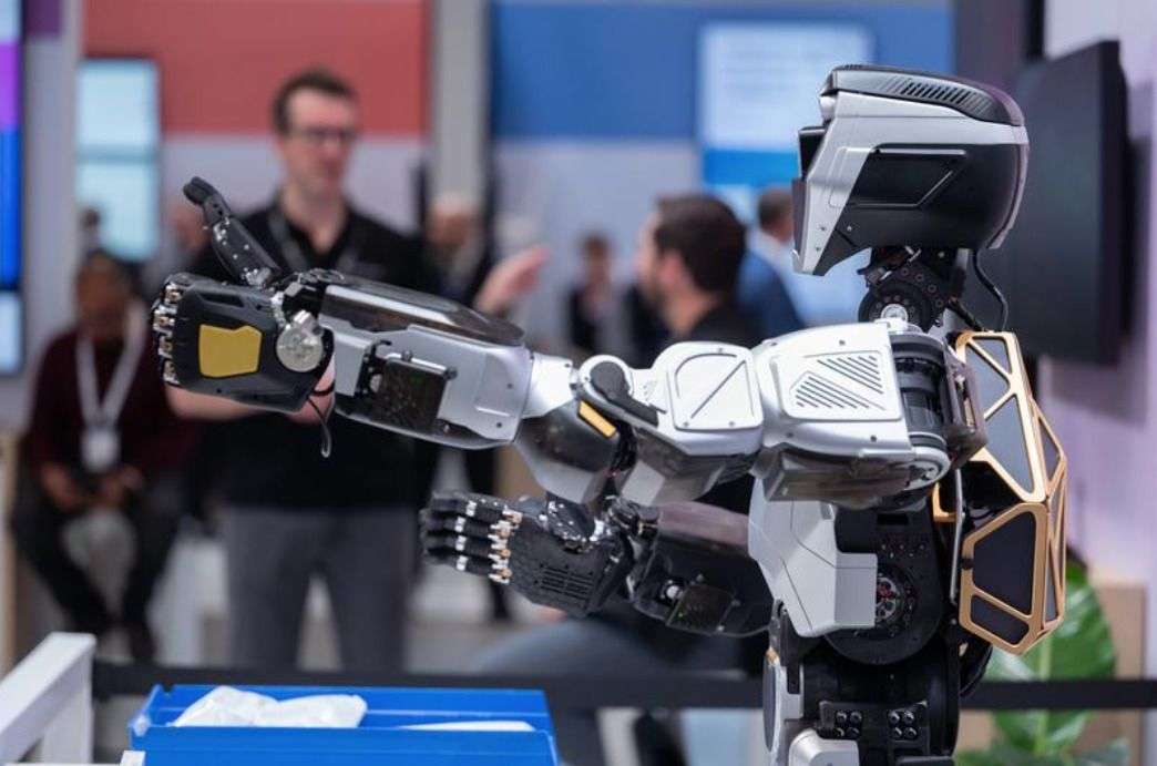 Participa rector de UTCJ en feria industrial en Alemania 