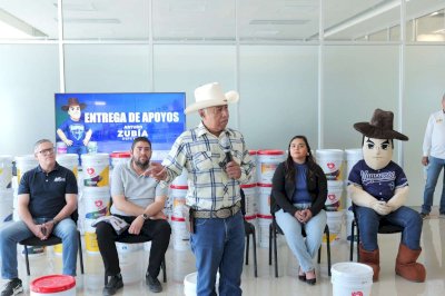 Entrega Diputado material para mejorar instalaciones de la Utcam 