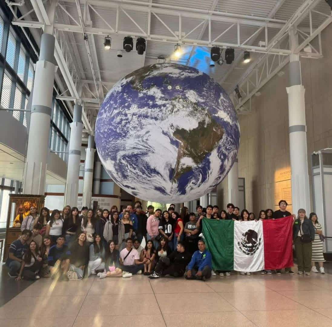 Realizan alumnos del Cobach 5 visita académica a la NASA