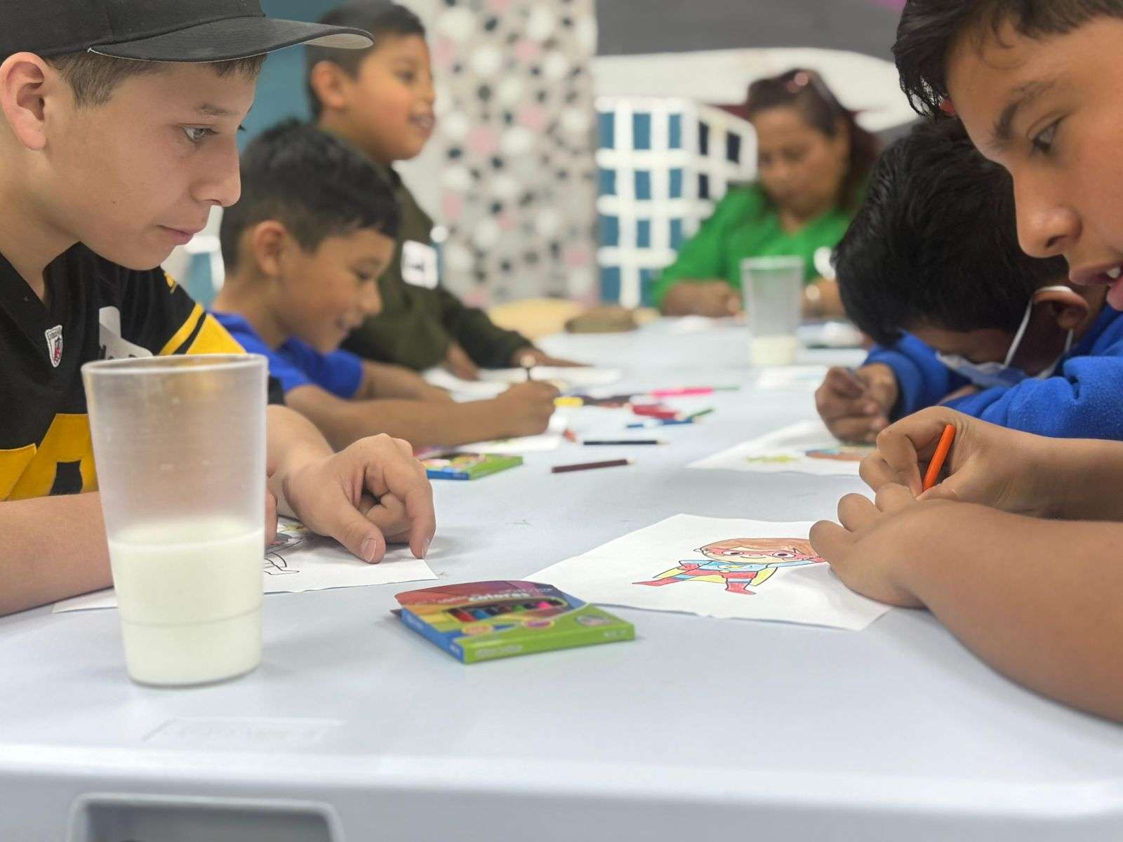 Impulsan actividades recreativas para niños durante viernes escolares