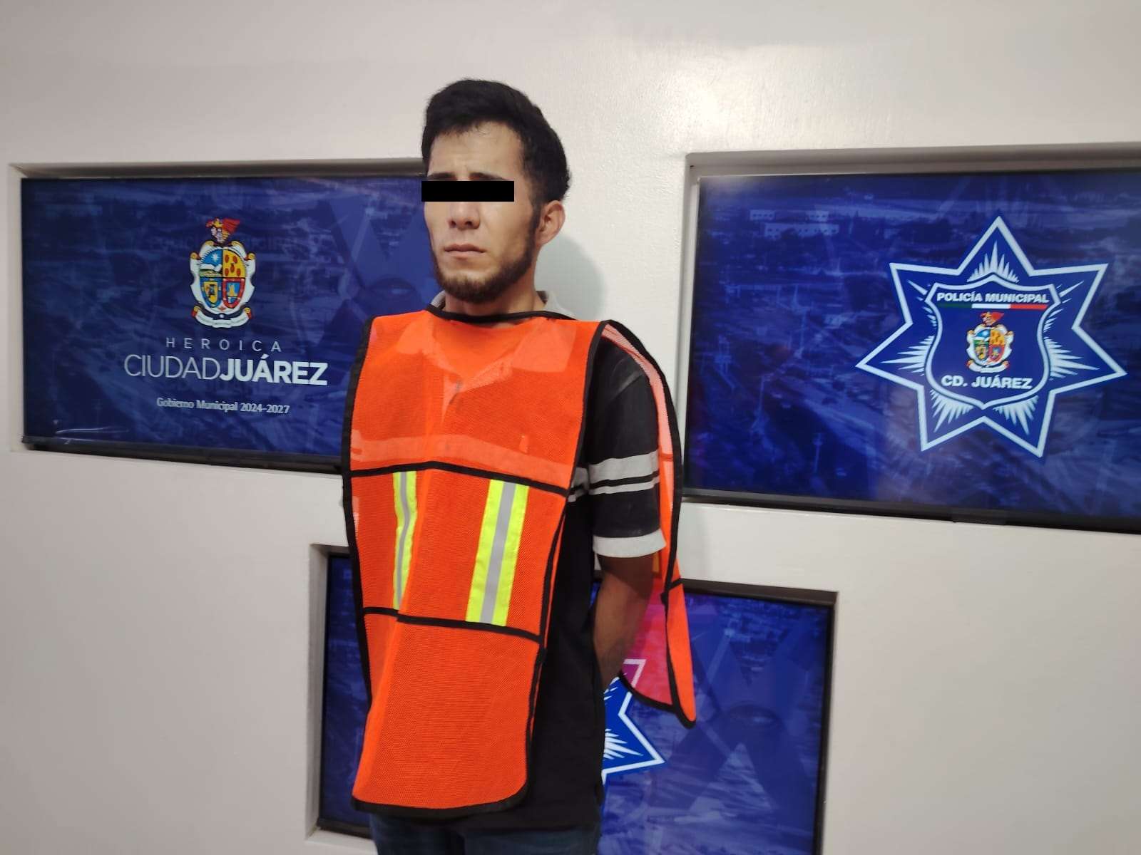 Lo arrestan en vehículo robado 