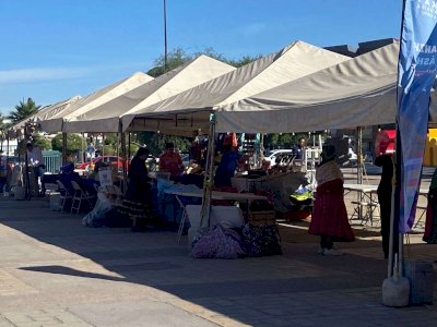 Instalan feria artesanal Sekati Newarame en Plaza de la Grandeza 