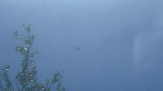 Sorprende sobrevuelo de aeronave militar en el centro