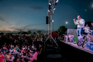 Celebra Marco Bonilla la niñez en Camargo junto a 2 mil 500 familias