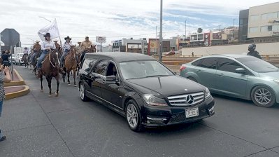 Despiden con cabalgata a la líder ganadera Lina Rodríguez