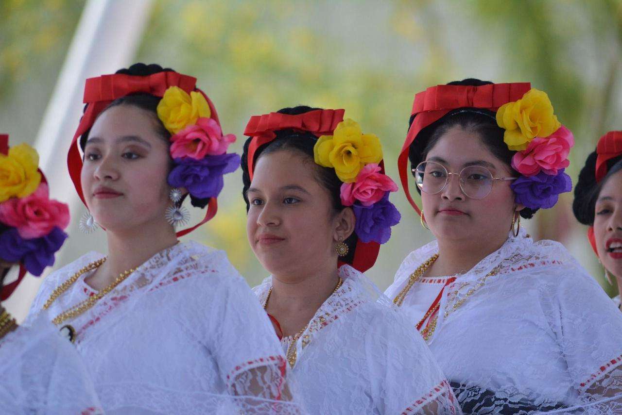 Llevan arte, cultura y servicios gratuitos a Granjas de Chapultepec