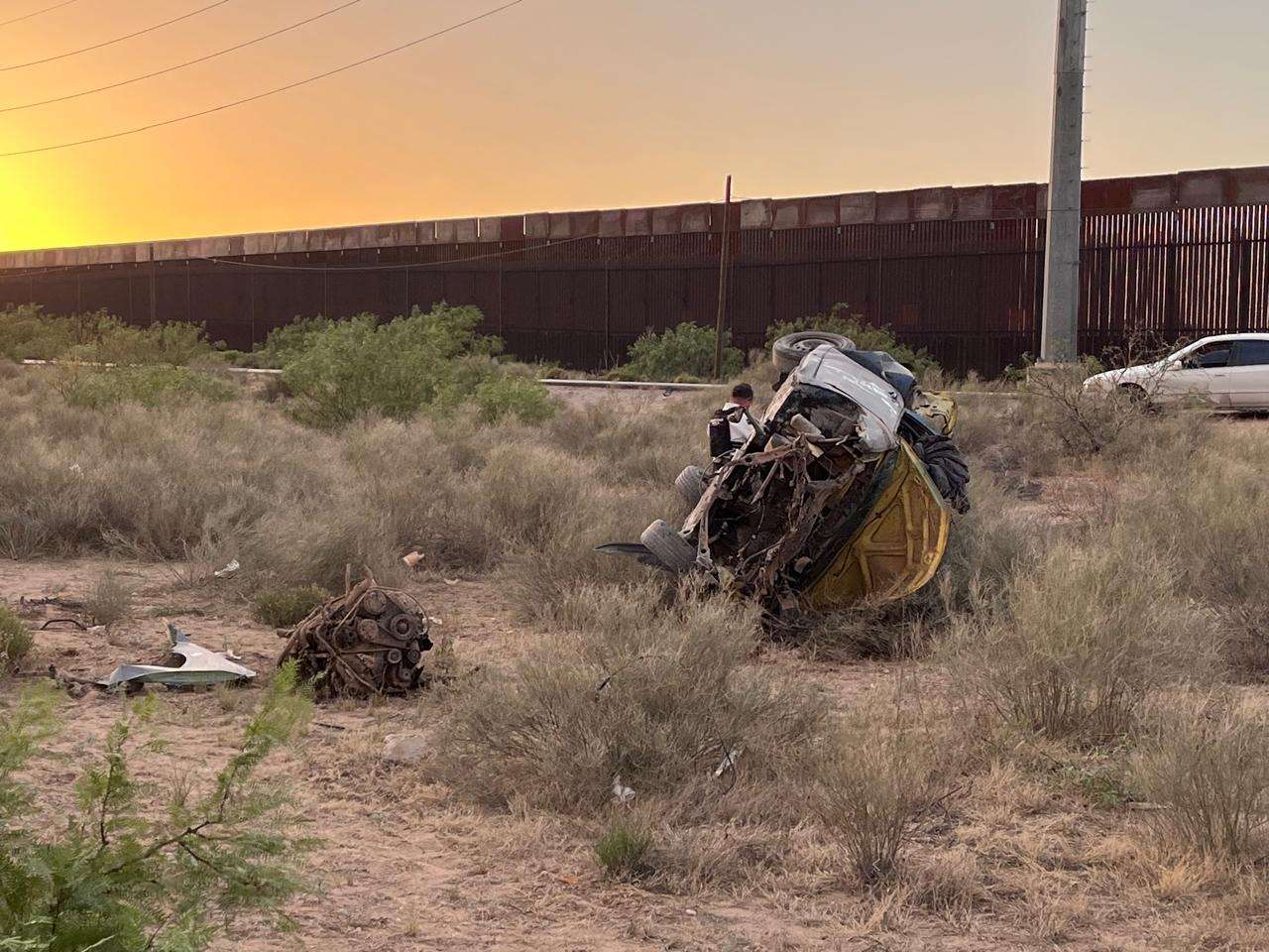 Vuelca vehículo tras chocar en la carretera Jerónimo-Santa Teresa