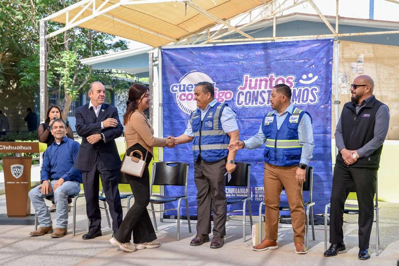 Entrega Estado mobiliario escolar a 5 escuelas de nivel básico 