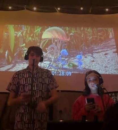 Llega a Juárez el karaoke de doblaje con escenas icónicas del cine