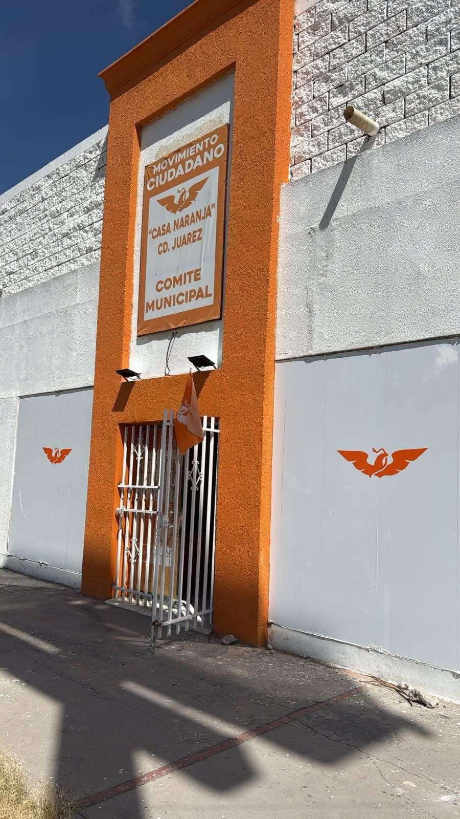 Instala MC ocho módulos para tramitar amparos contra registro de líneas telefónicas
