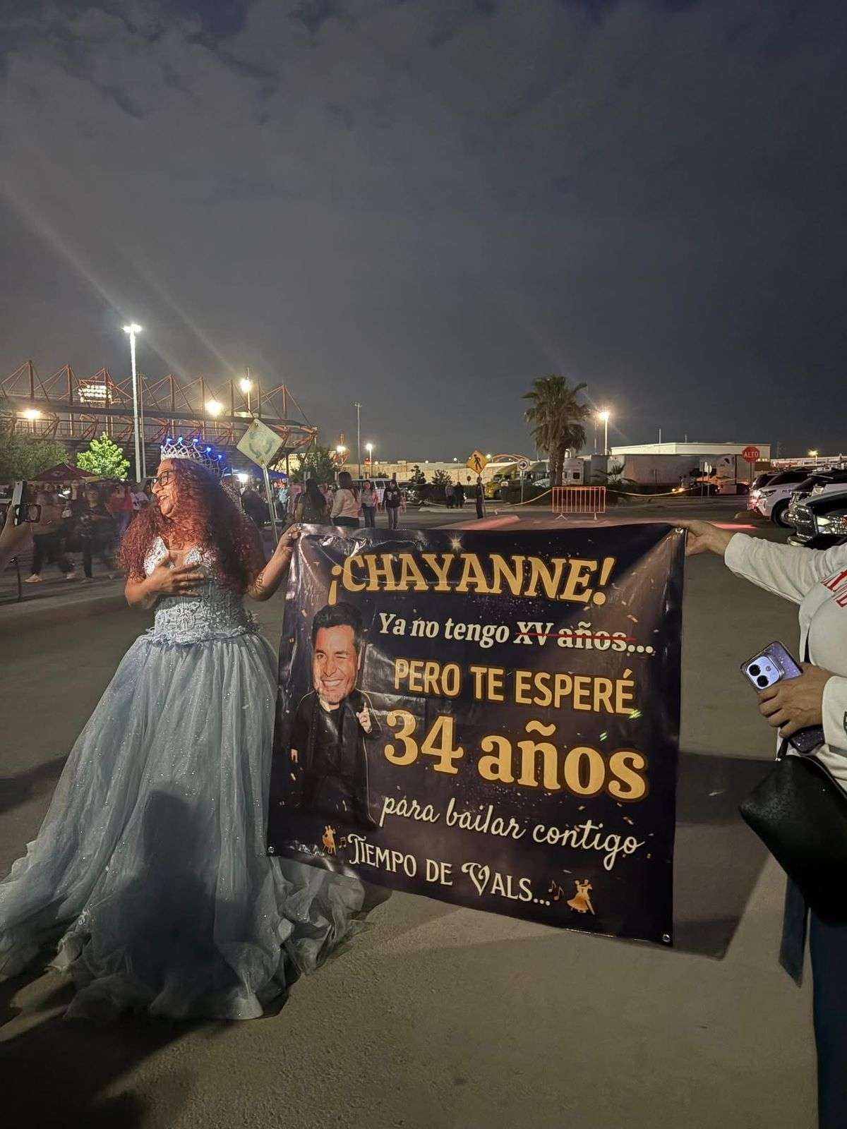 Cumple Meche su sueño y baila con Chayanne