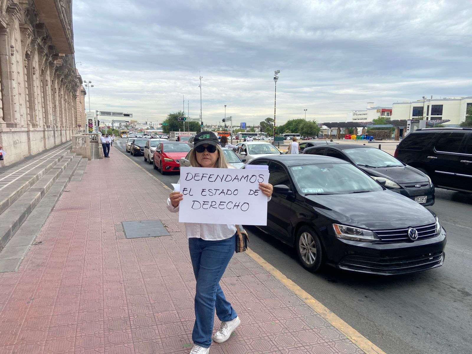 Protestan jubilados de CFE contra afectaciones a pensiones