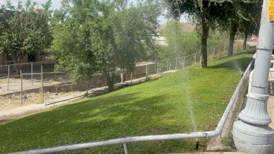 Riegan áreas verdes de las Fuentes Danzarinas fuera de horario 