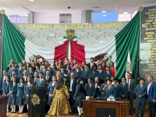 Celebra Congreso del Estado Día del Niño con sesión infantil 