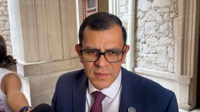 Analiza Fiscalía perfiles internos para dirigir la AEI