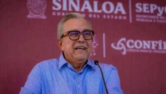 Reaparece Rubén Rocha en Navolato; descarta separarse del cargo